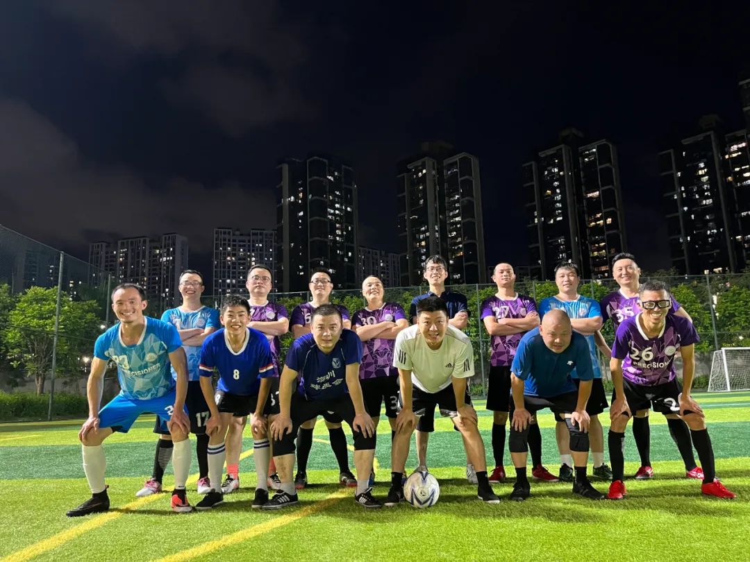 品成足球隊員們風雨無阻，協同共進